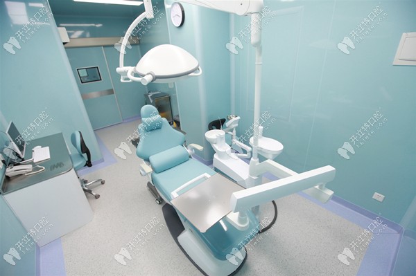 洁净的种植牙手术室