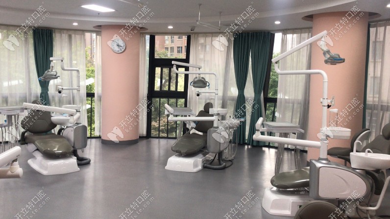 合肥大众口腔医院室内就诊环境及牙椅