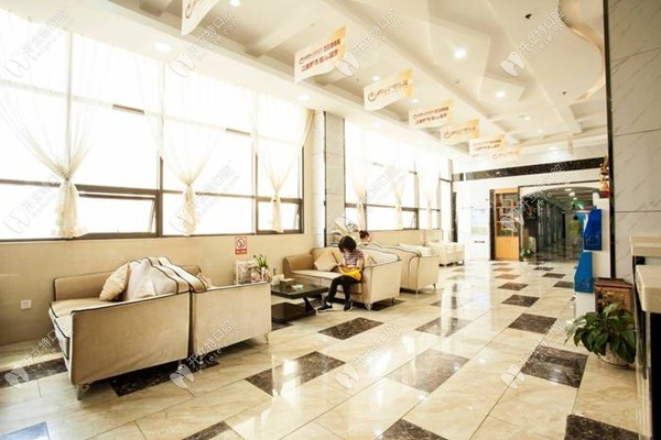 武漢牙達(dá)人口腔（漢陽店）休息區(qū)