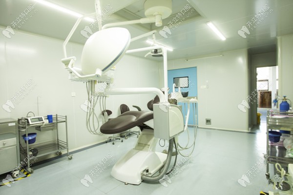 汉阳区牙达人口腔种植手术室