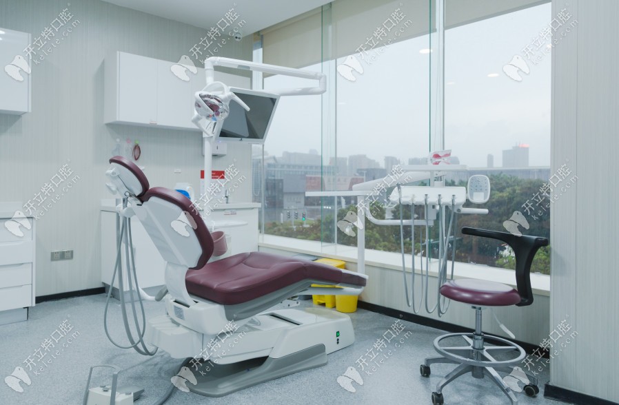 东莞同步齿科室内就诊环境及牙椅