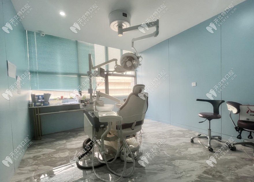毕节朗朗口腔私密的诊疗室及牙椅