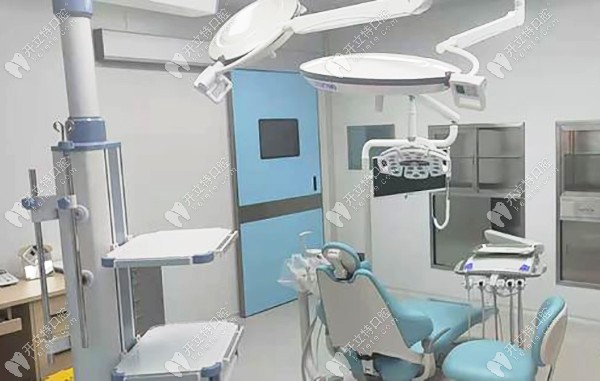 阳光口腔无菌的手术室