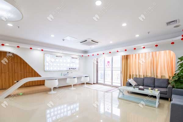 佛山愛(ài)頓口腔休息區(qū)1