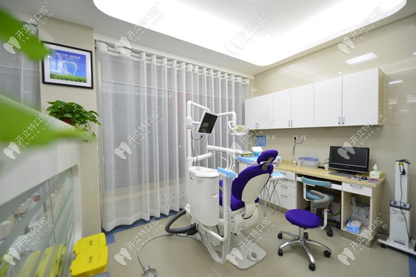 益康齿科的诊室图