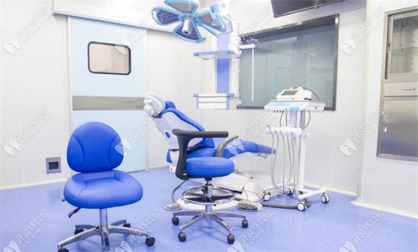 碑林和平口腔医院种植牙手术室