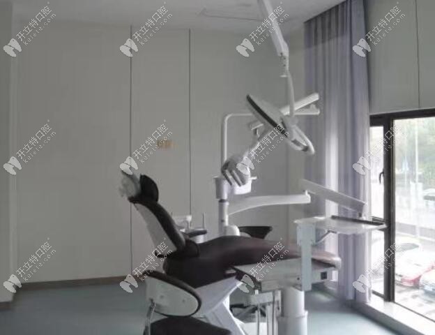 靠窗的诊疗室www.kelete.com