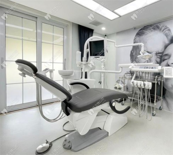 鄭州冠齒口腔門診部鄭州冠齒口腔環(huán)境圖