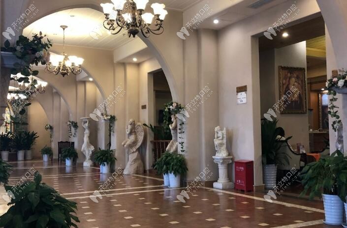 成都亞非口腔（南門店）門診部走廊裝修