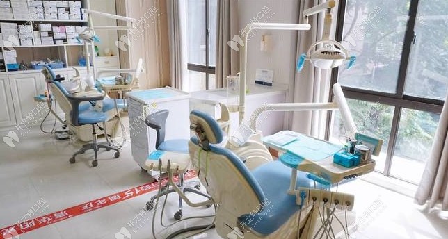 武漢清華陽(yáng)光口腔后湖分院診療區(qū)