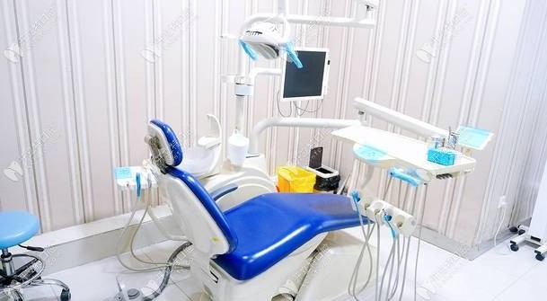 武漢清華陽(yáng)光口腔后湖分院診療室