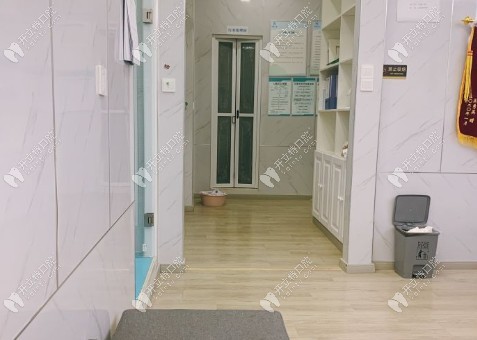 南京卓越口腔诊所的走廊