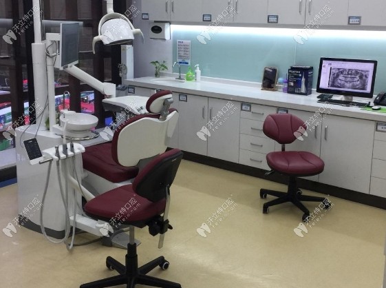 重慶合川摩爾口腔嘉濱南路店牙椅
