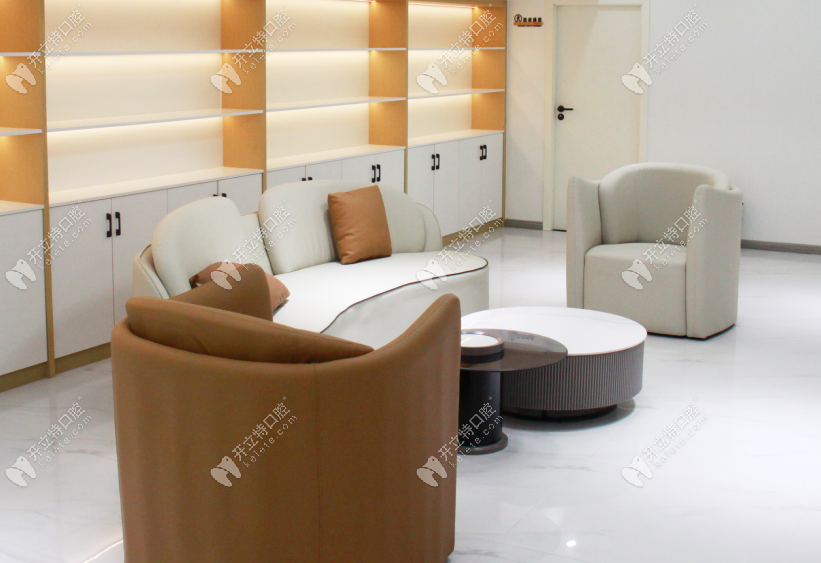 西藏昌都摩爾口腔西藏昌都摩爾口腔候診區(qū)域