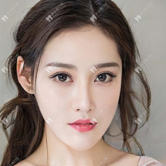 北京京誼口腔種牙價格貴嗎?是正規(guī)靠譜的門診收費當然不貴