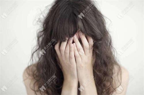 戴隱適美隱形牙套整成齙牙了?很有可能是你沒選對正畸醫(yī)生