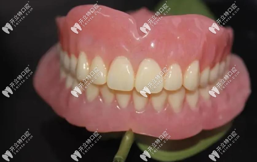 吸附式假牙