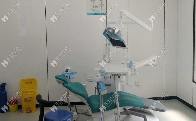 平湖樂(lè)莎莎口腔門診部診室