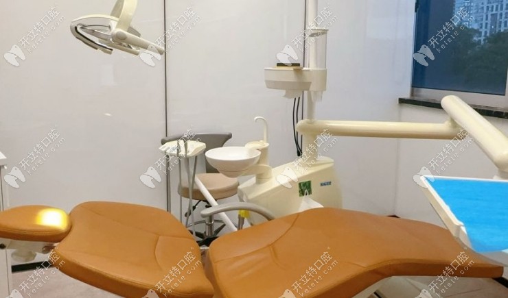 臺州路橋口腔醫(yī)院診室