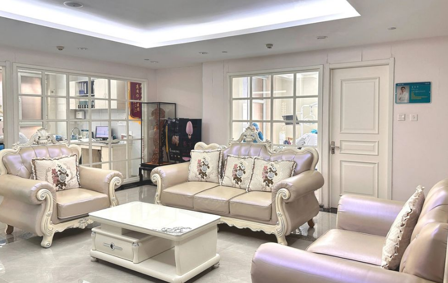 三、價格表大公開：山東濟寧憶美口腔收費貴不貴？