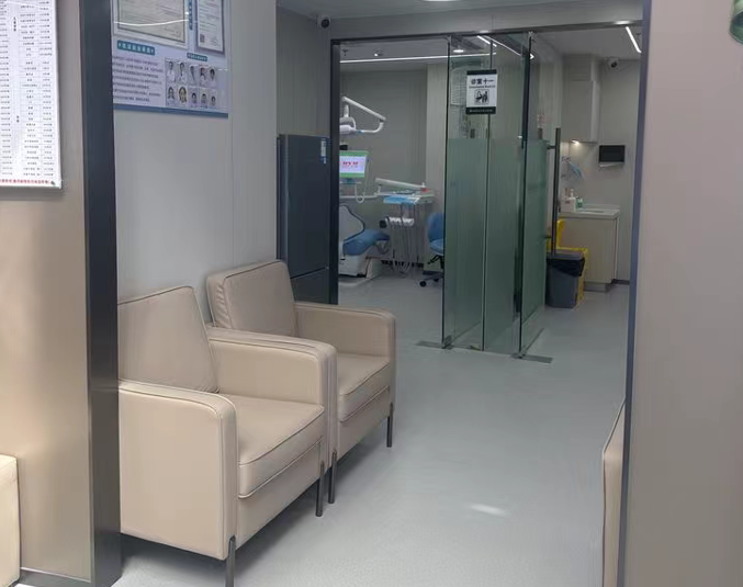 四、深圳元亨口腔醫(yī)生團(tuán)隊(duì)與設(shè)備優(yōu)勢(shì)