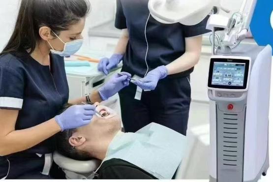 深圳格倫菲爾牙周治療要多少錢？2025新版價(jià)目表曝光，單區(qū)治療低至680元起！