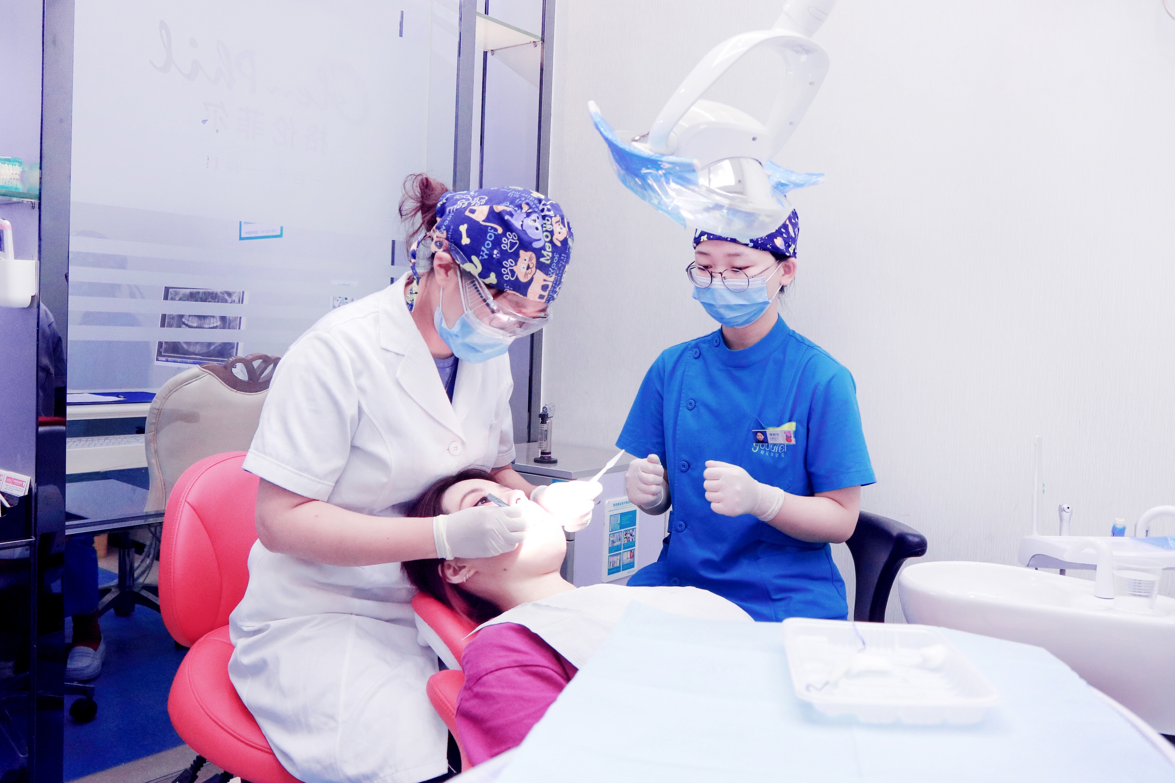 深圳格倫菲爾口腔南山店地址在哪？來(lái)福士旁南海大道，營(yíng)業(yè)時(shí)間8:30-18:00，種牙990元起