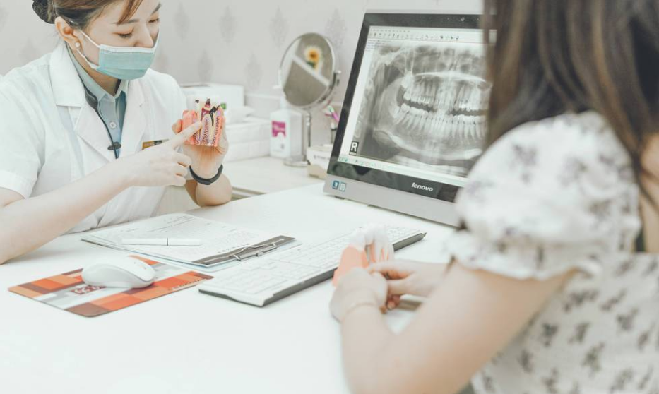 愛頓口腔收費(fèi)透明