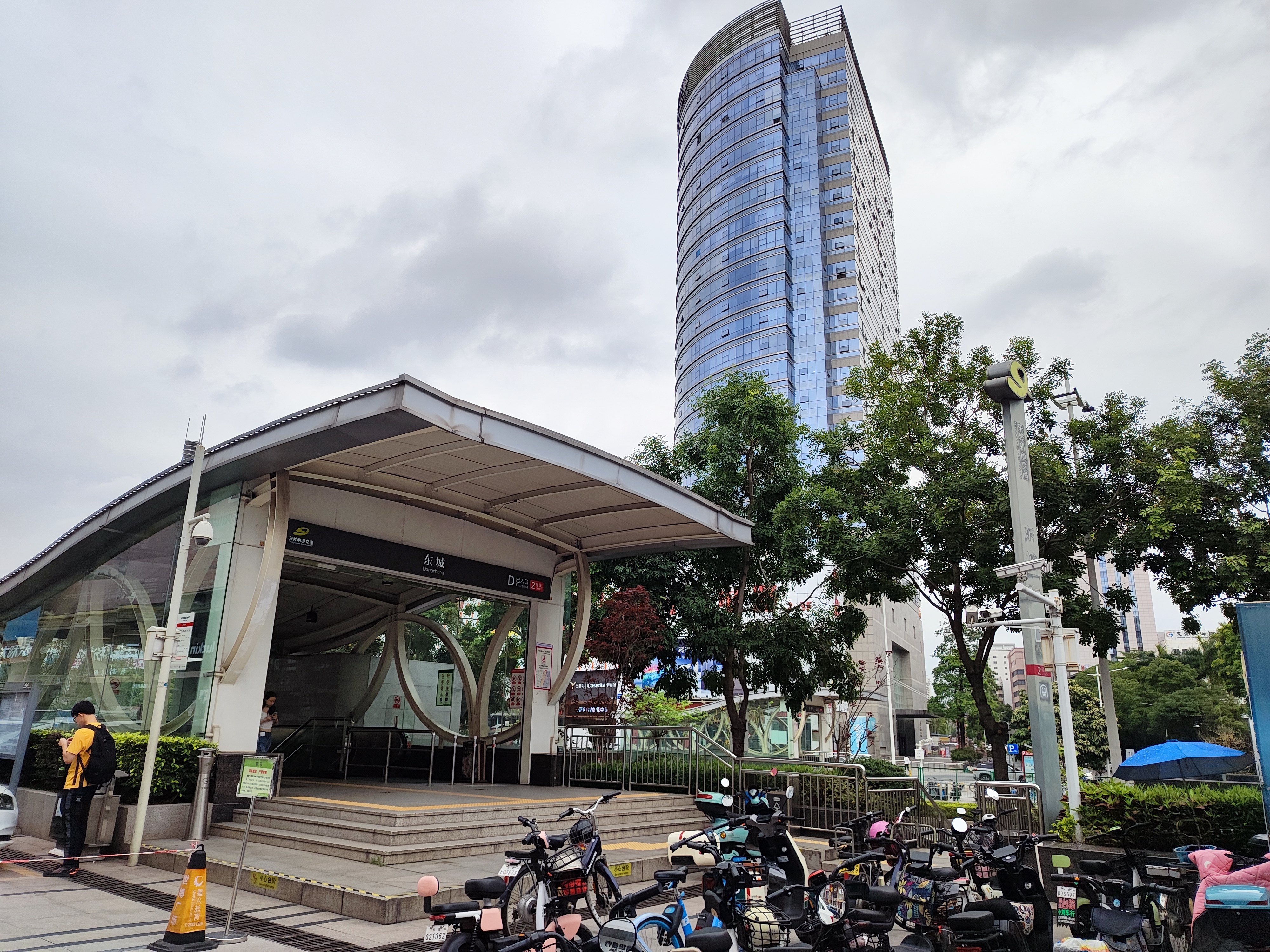 東莞好佰年口腔虎門店測評：連鎖正規(guī)，種牙1680元起無隱形收費超靠譜