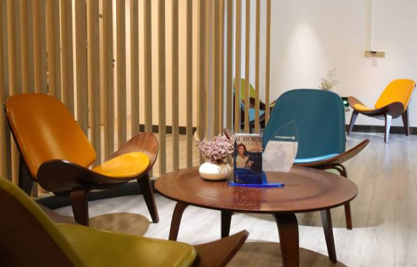 廈門同安力锜祥富口腔門診部休息區(qū)