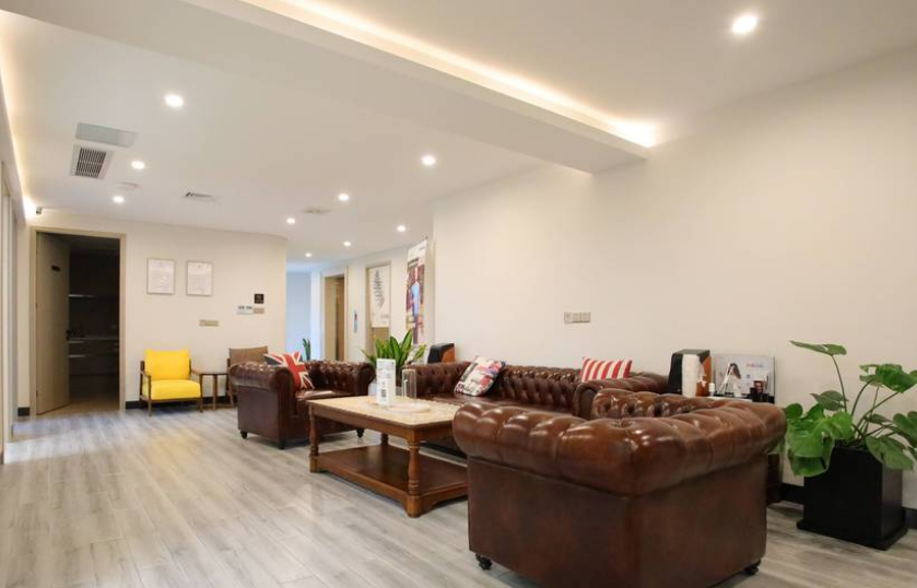 廈門同安力锜祥富口腔門診部等候區(qū)