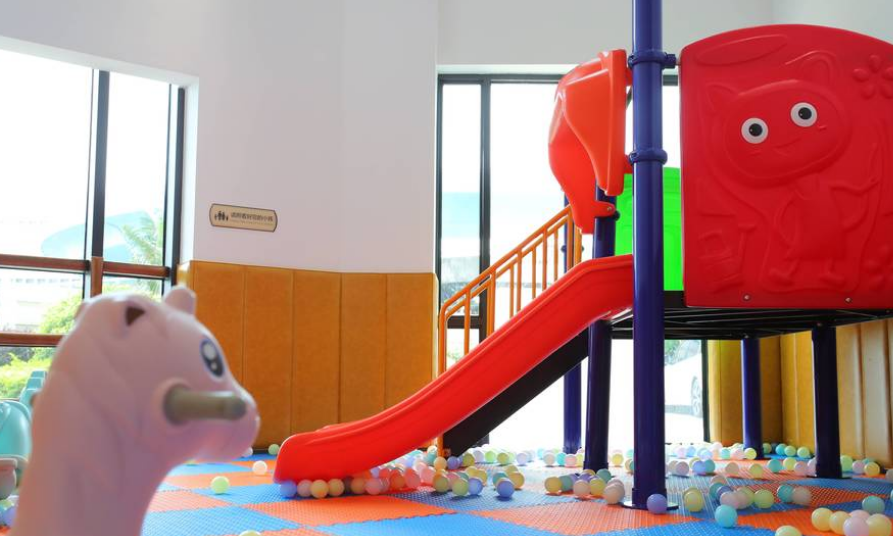 廈門同安力锜祥富口腔門診部娛樂區(qū)