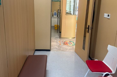 深圳古氏口腔門診部等候區(qū)