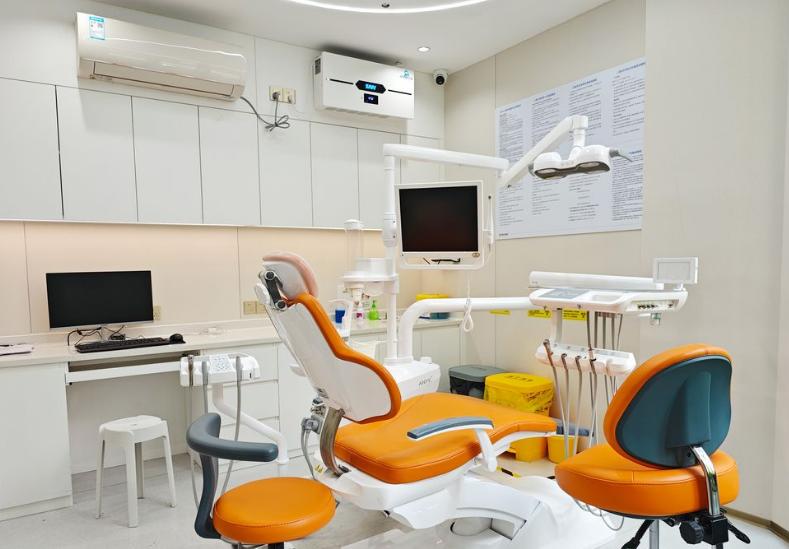 普寧健雅口腔醫(yī)院價格透明化：矯正8000起，種植牙12000起