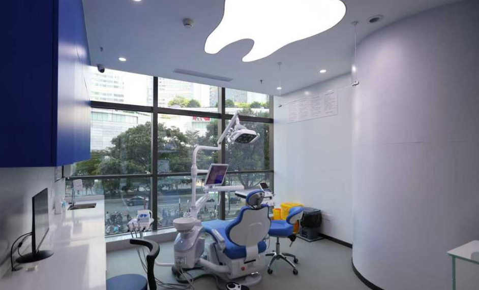 佛山粵醫(yī)萬(wàn)民口腔門(mén)診部的醫(yī)生團(tuán)隊(duì)與服務(wù)體驗(yàn)如何