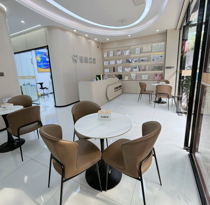 四、圣雅口腔的醫(yī)生團隊與專門技術(shù)