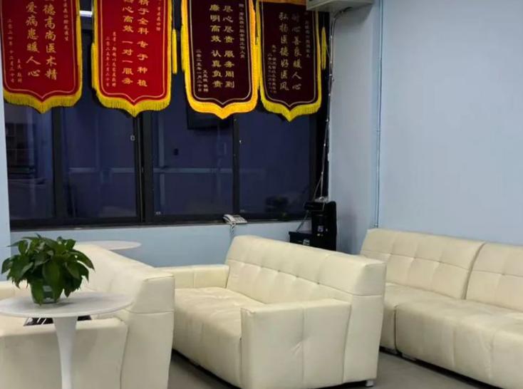 二、宜賓芽醫(yī)森口腔醫(yī)生團隊構(gòu)成