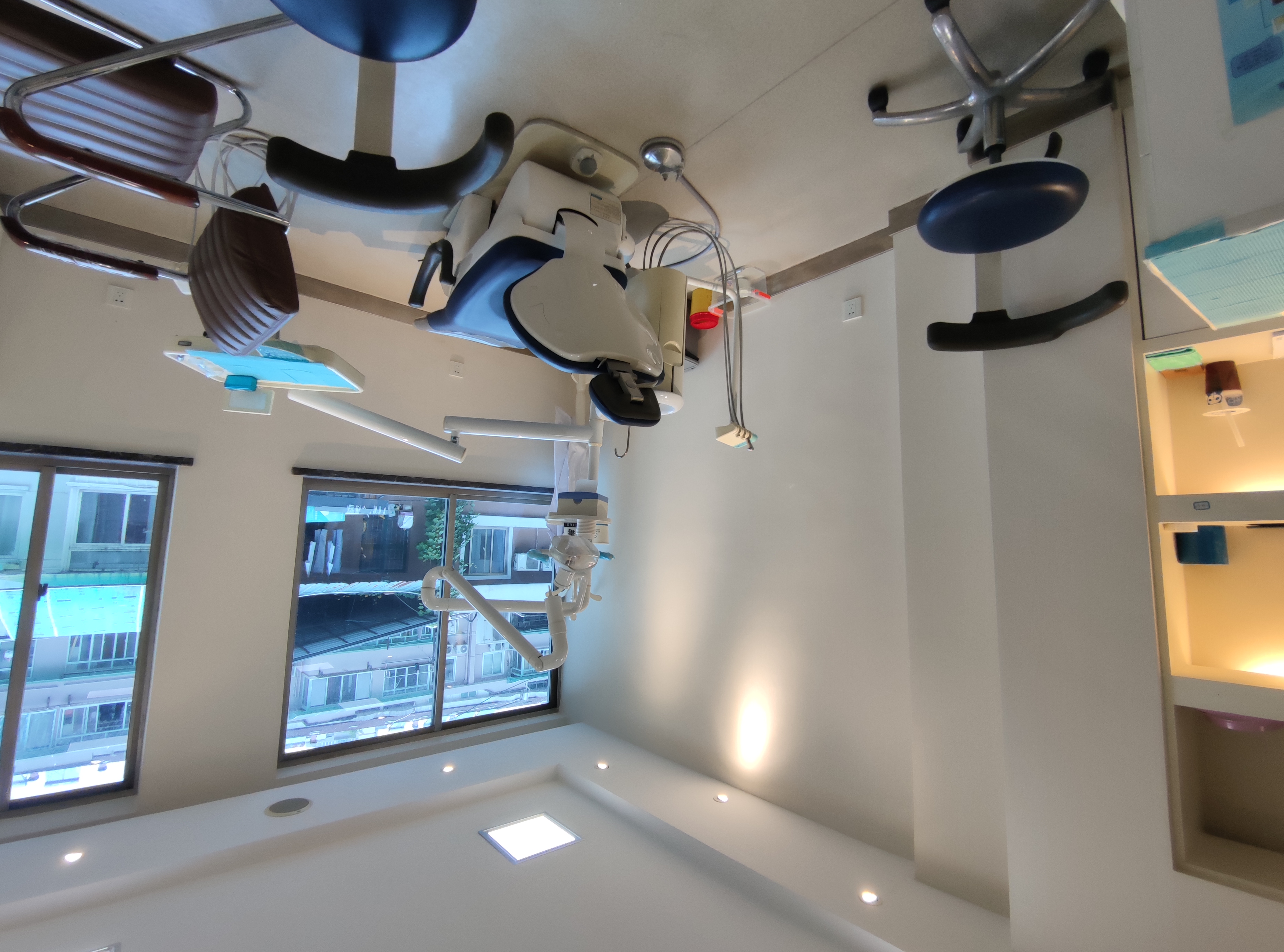 杭州齊爾口腔上班時(shí)間：全年無(wú)休9-18點(diǎn)！智齒發(fā)炎隨時(shí)沖，午休也能約