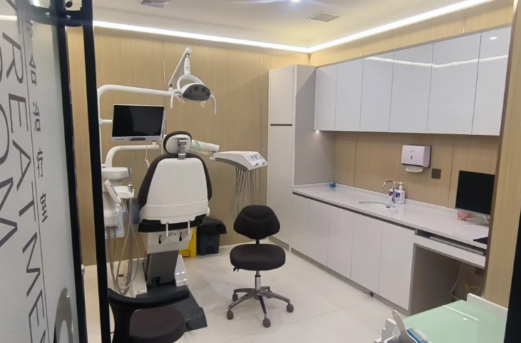 南昌象湖牙德安口腔門診部就診室