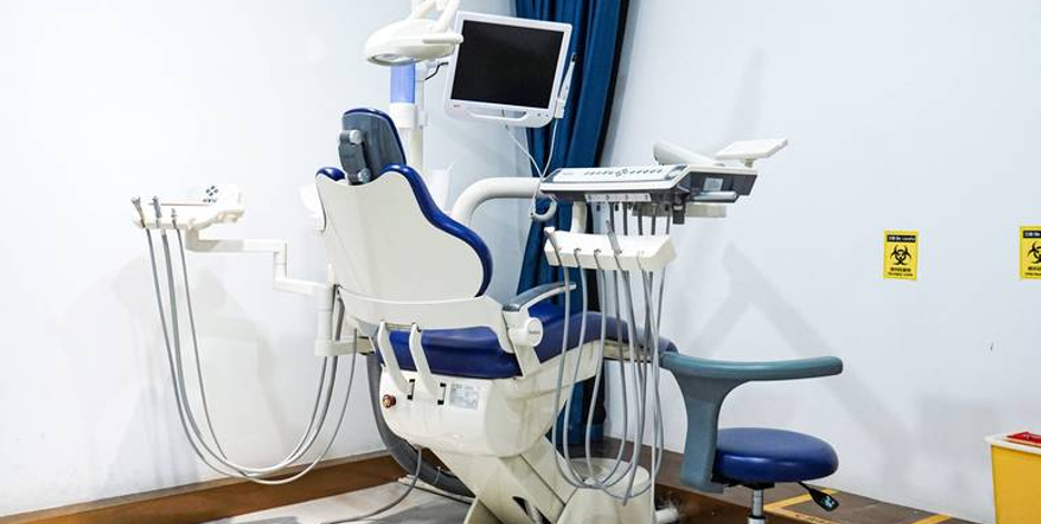 二、 佛山穗華口腔核心競(jìng)爭(zhēng)力：為什么佛山街坊認(rèn)為它比小診所更穩(wěn)？www.ardc-srvc.com