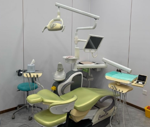 二、 技術(shù)附加值：為什么祝文口腔種植牙和矯正是招牌？