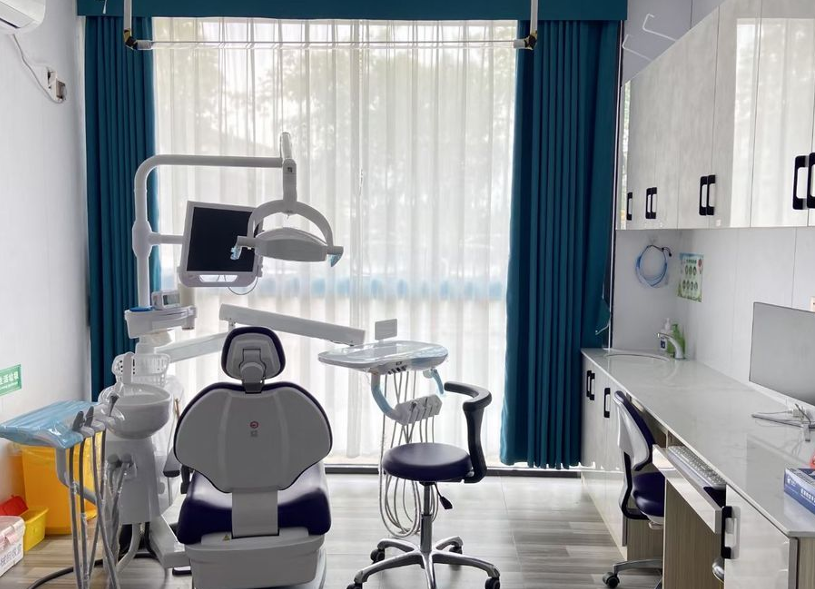 二、牙齒矯正和種植牙，佛山三水牙匠士口腔技術(shù)靠不靠譜？