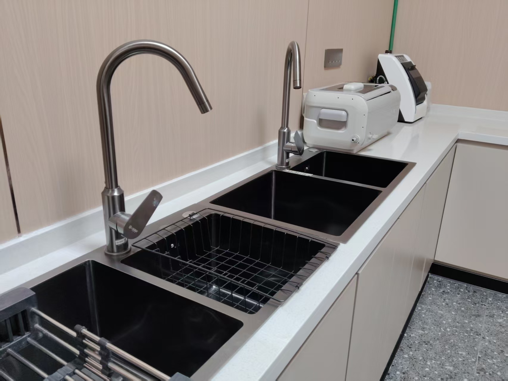 二、海東民和安齒康口腔在價格上表現(xiàn)如何