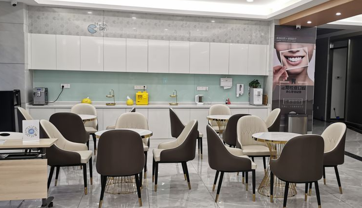 四、真實(shí)實(shí)例揭秘：在貴陽(yáng)黔城口腔做種植牙和補(bǔ)牙，療效到底如何？