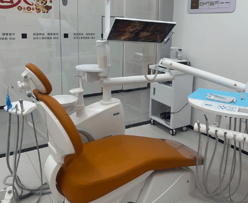 库尔勒德立口腔地址价格2026年最新整理:塔指西路良知大厦在哪?朝阳派出所旁,种植牙2980元起,团购价3980元起,卫健委备案靠谱!